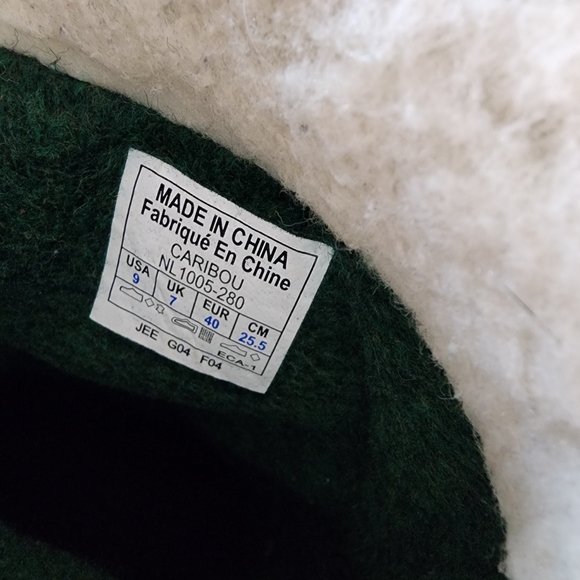 Women's Sorel Tan and Black Winter Boots - Picture 5 of 5